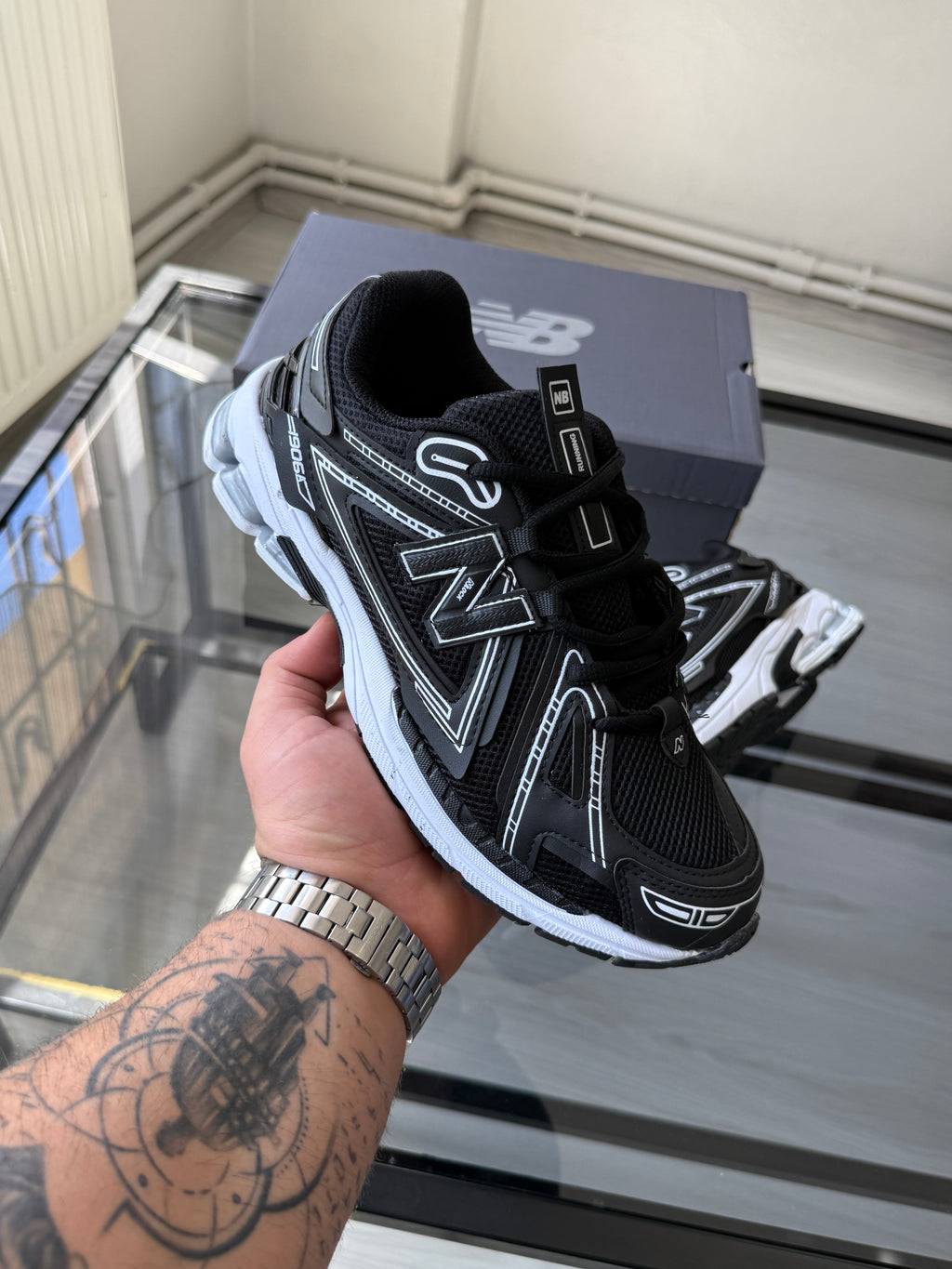 N19 Siyah