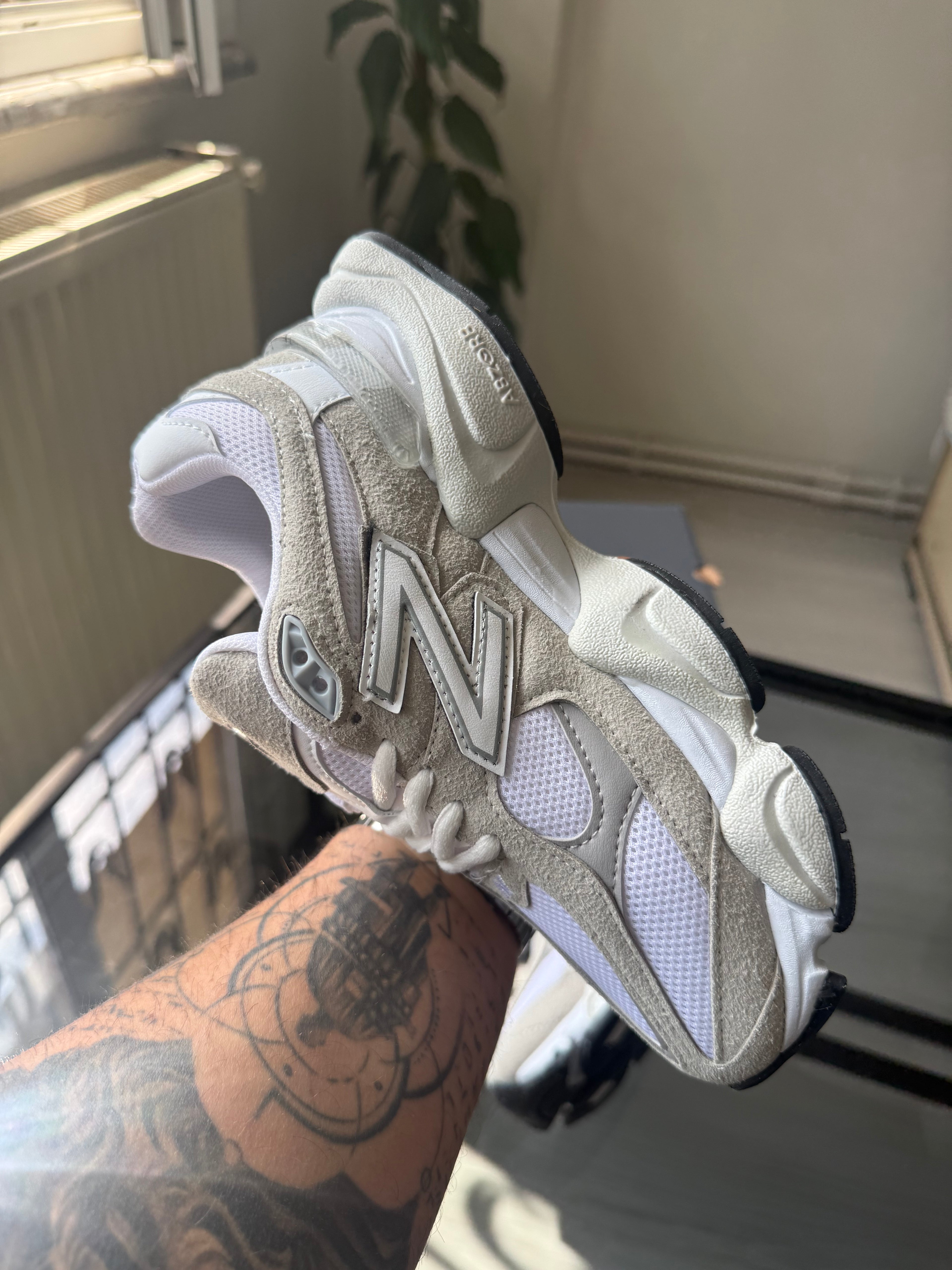 New Balance 9060 Gri