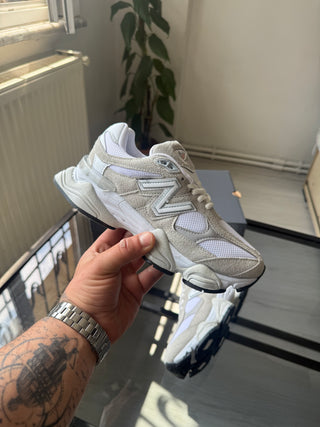 New Balance 9060 Gri