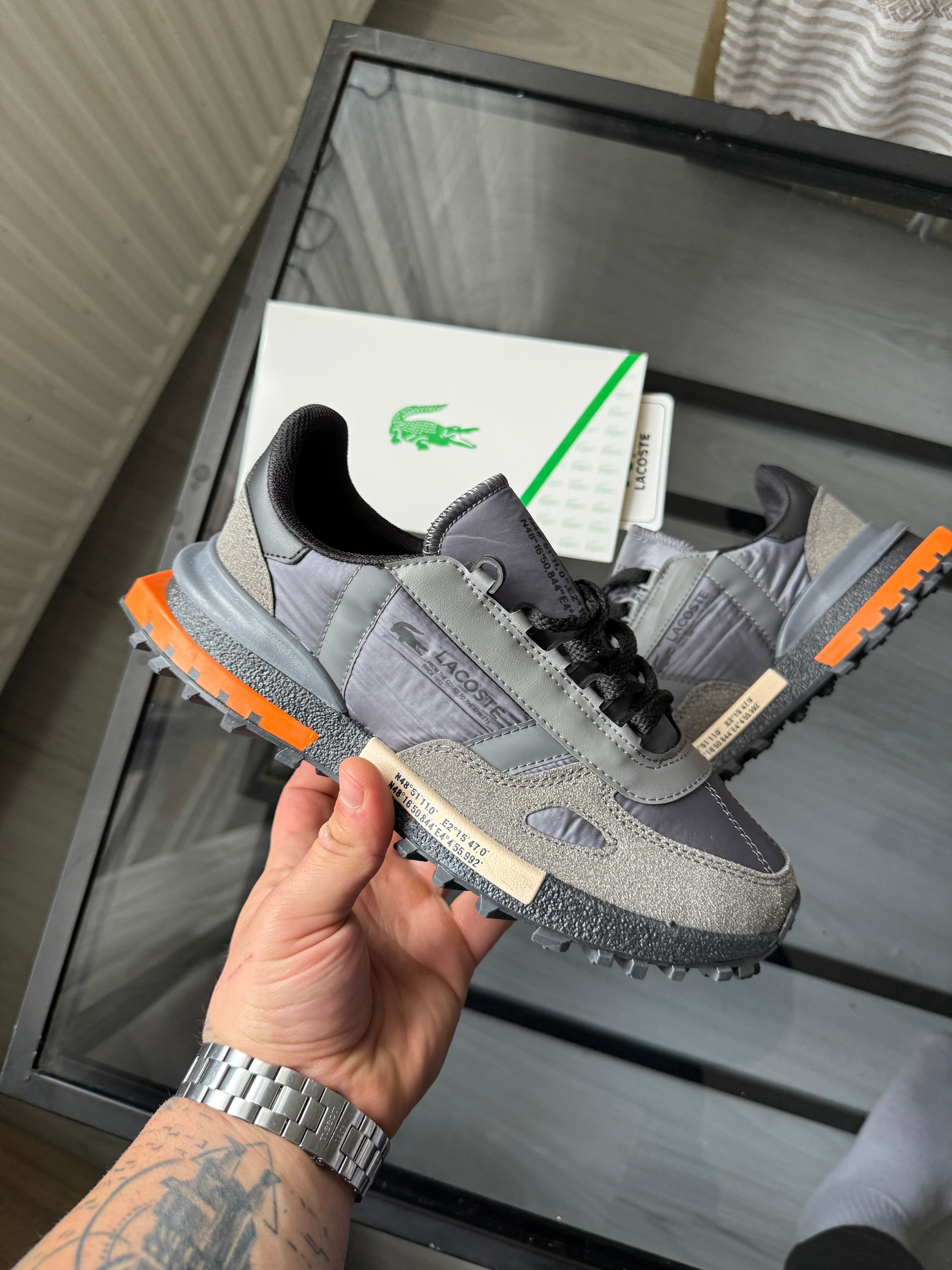 Lacoste Gri