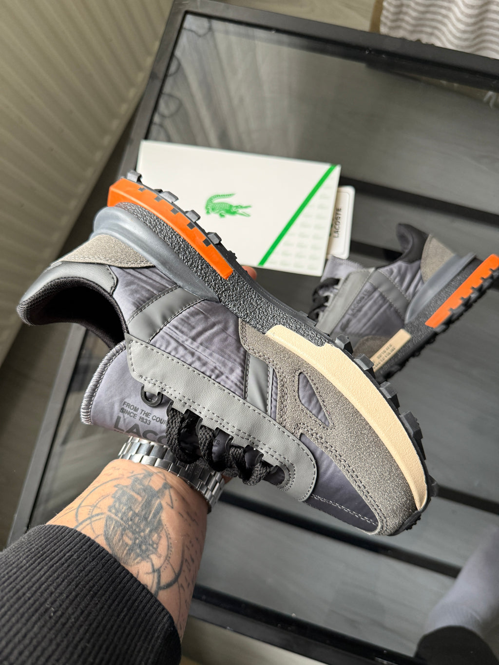 Lacoste Gri