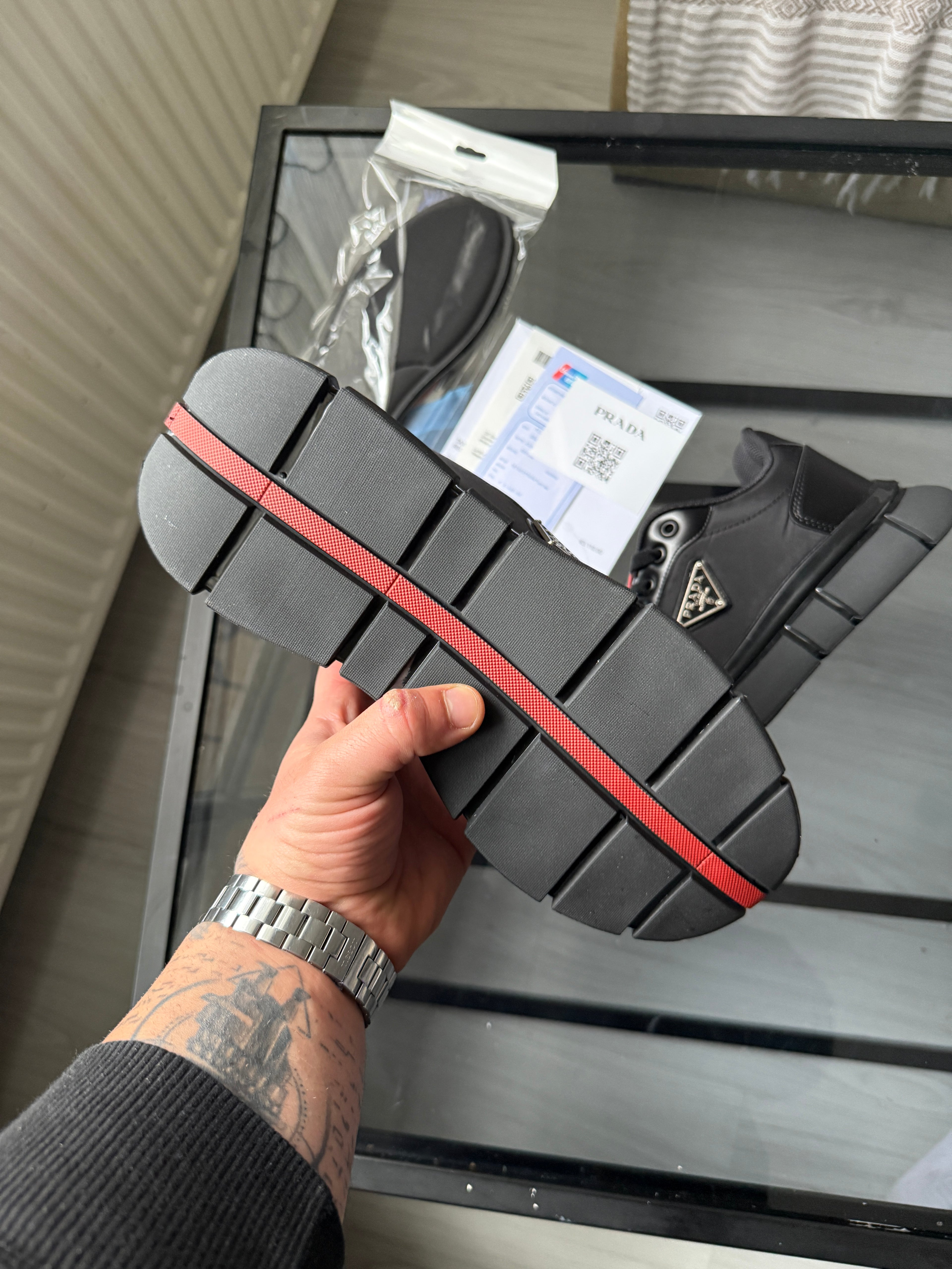 Prada Siyah